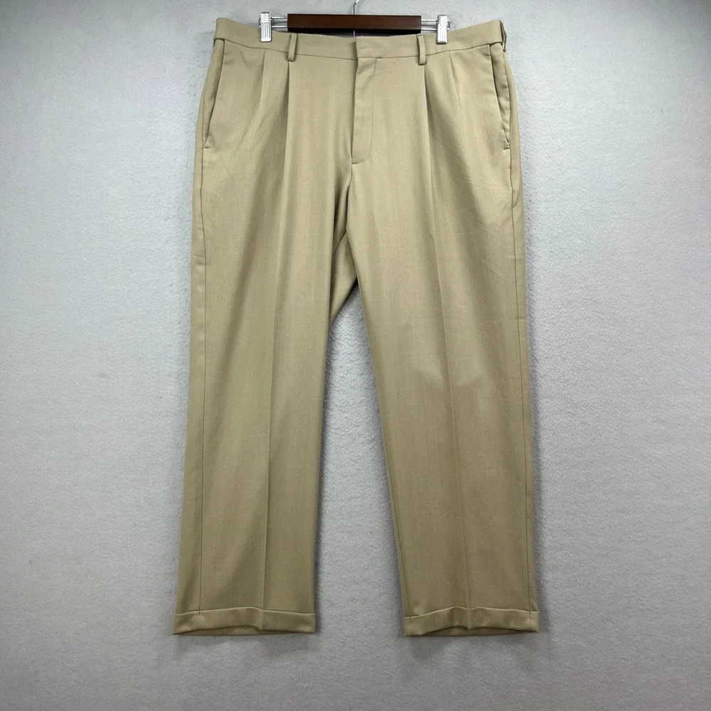 Haggar Dress Pants Mens 38x29 Premium Comfort Khaki Pleated Cuffed Professional